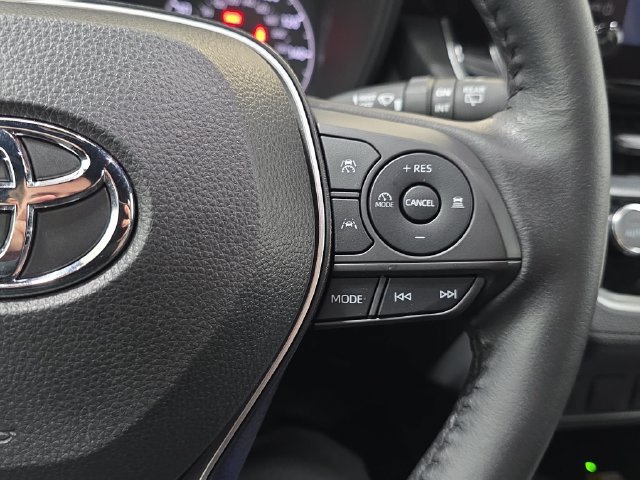Used 2023 Toyota Corolla Cross AWD Hybrid image 14