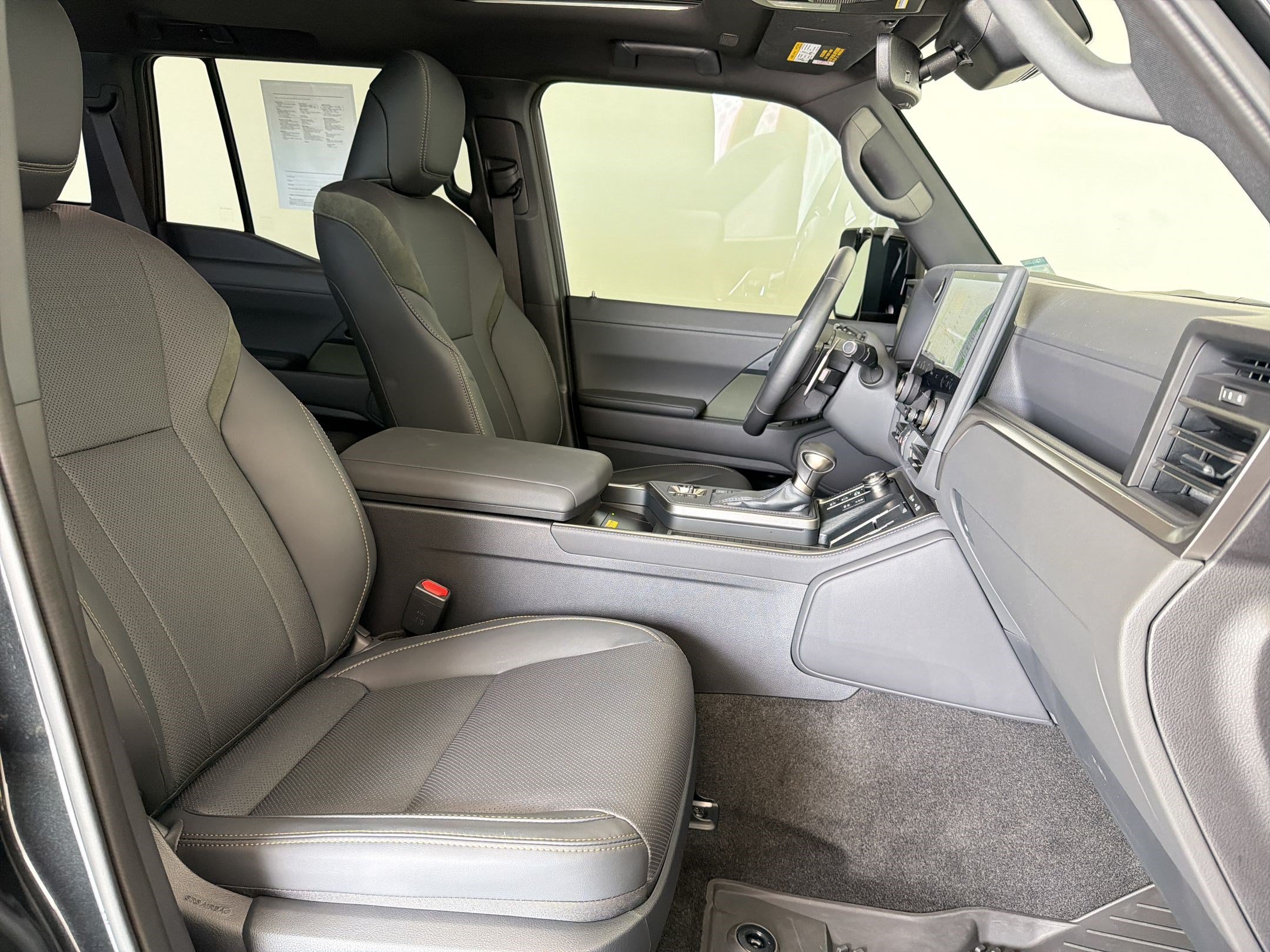 Used 2024 Lexus GX 550 AWD/4WD image 31