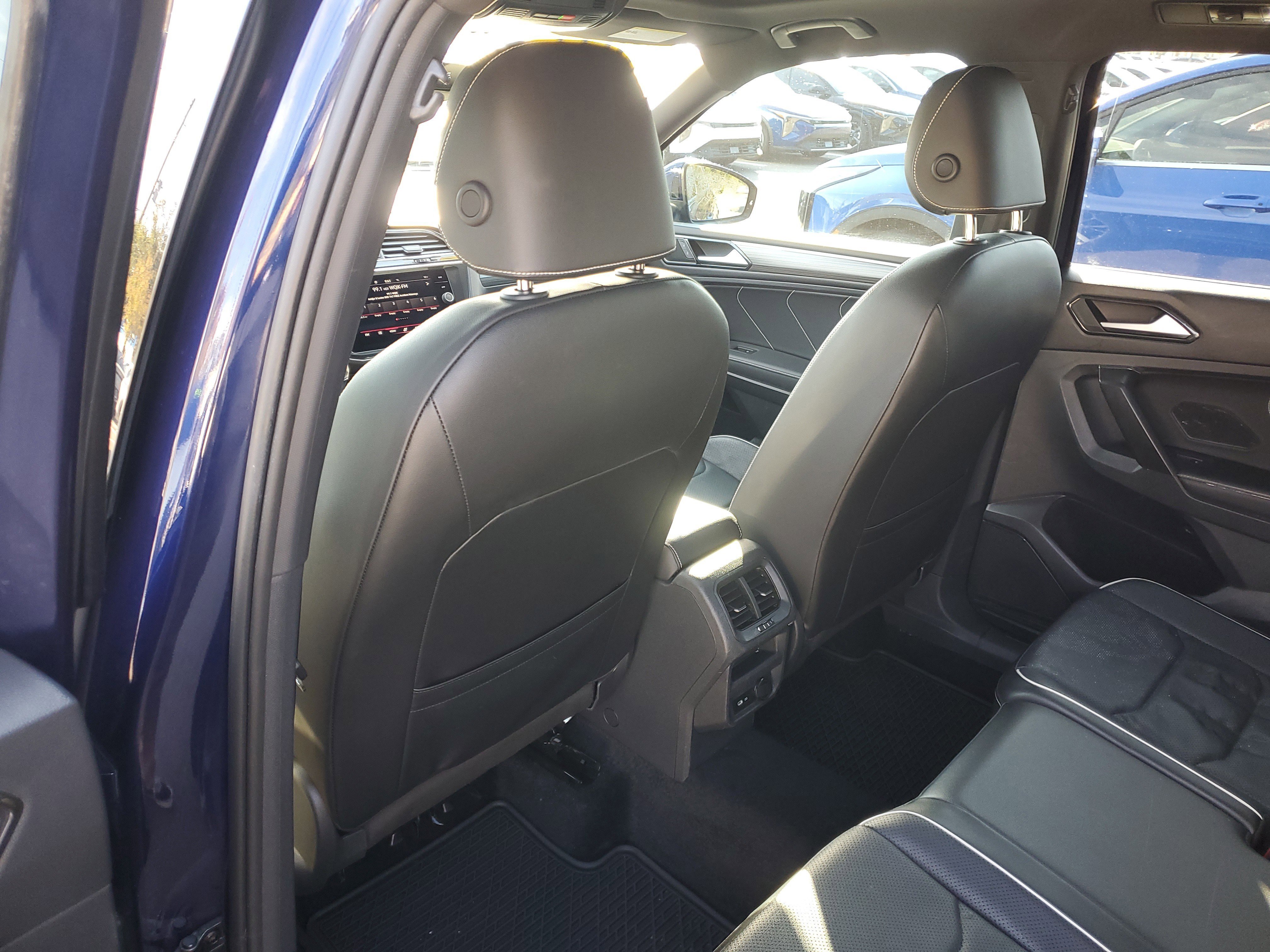 Used 2022 Volkswagen Tiguan SEL R-Line image 18