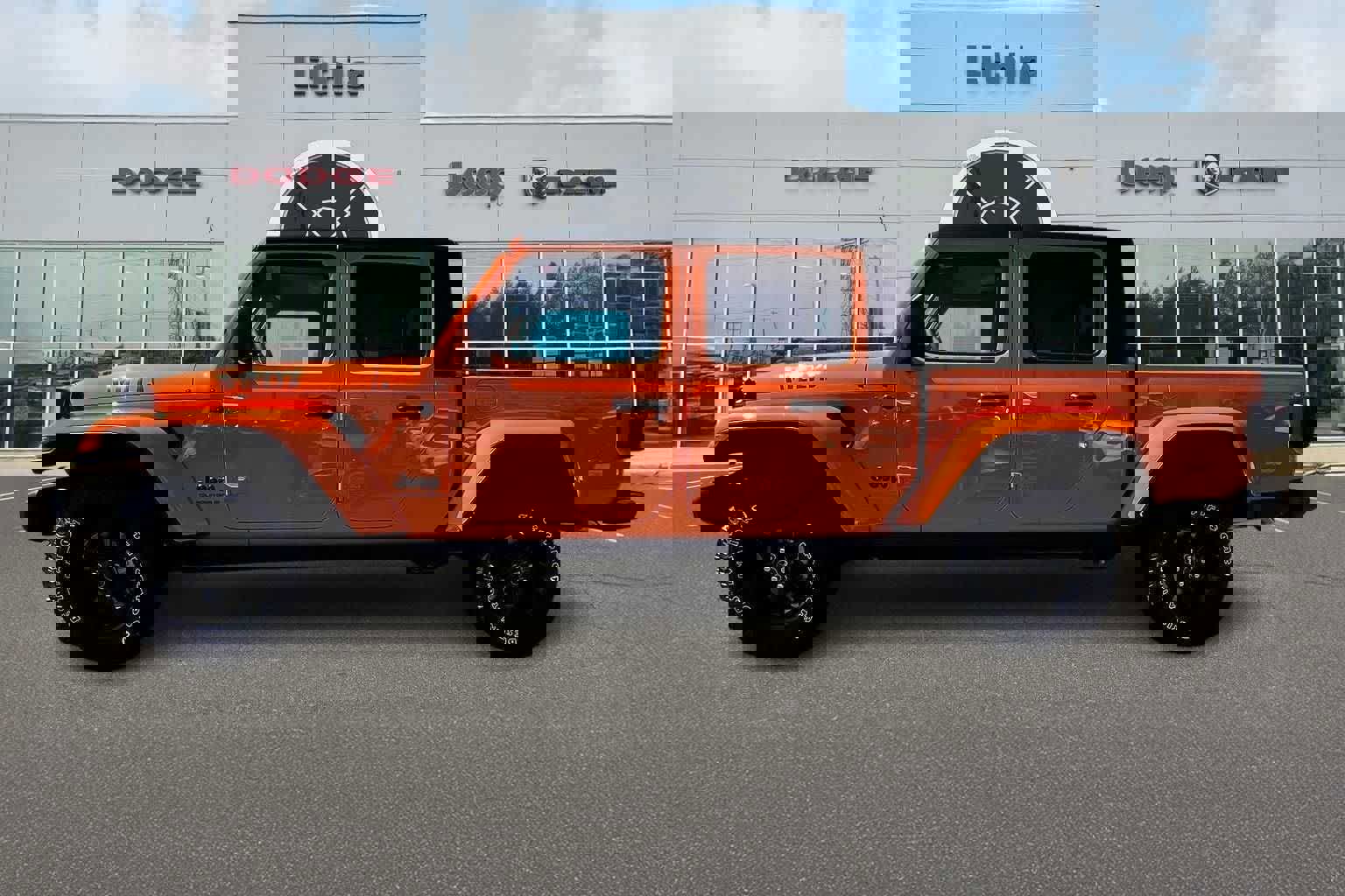 New 2025 Jeep Gladiator Sport image 4