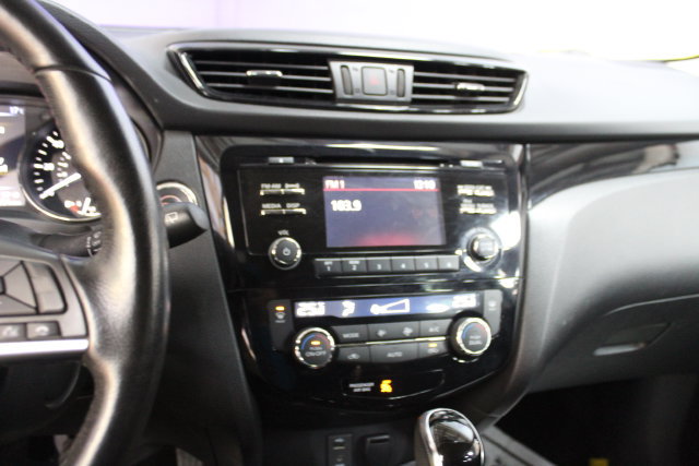 Used 2018 Nissan Rogue Sport AWD image 18