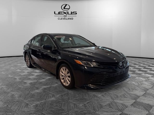 Used 2018 Toyota Camry LE FWD image 2