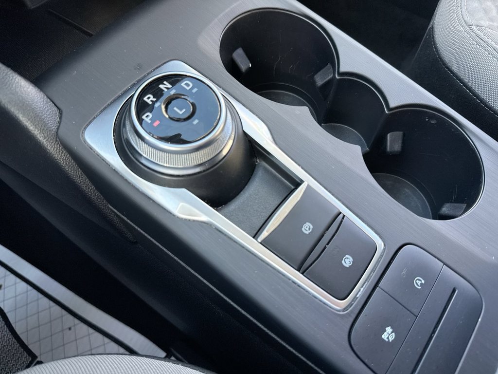 Used 2022 Ford Escape SE FWD image 19