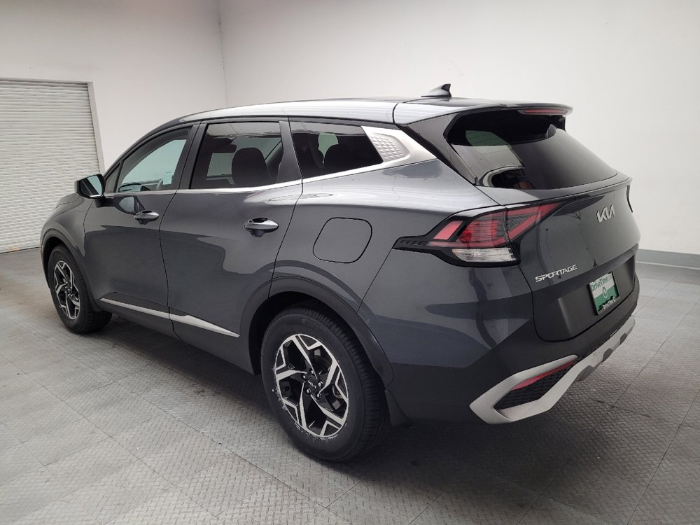 Used 2025 Kia Sportage LX FWD image 3