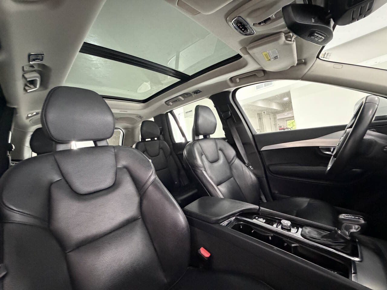 Used 2016 Volvo XC90 T5 Momentum FWD image 14