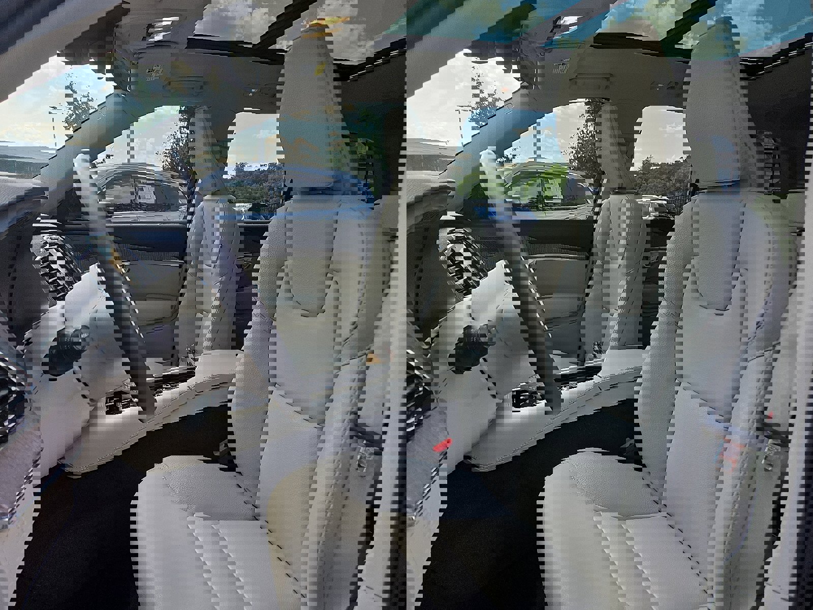 Used 2023 Volvo XC90 B6 Plus image 14