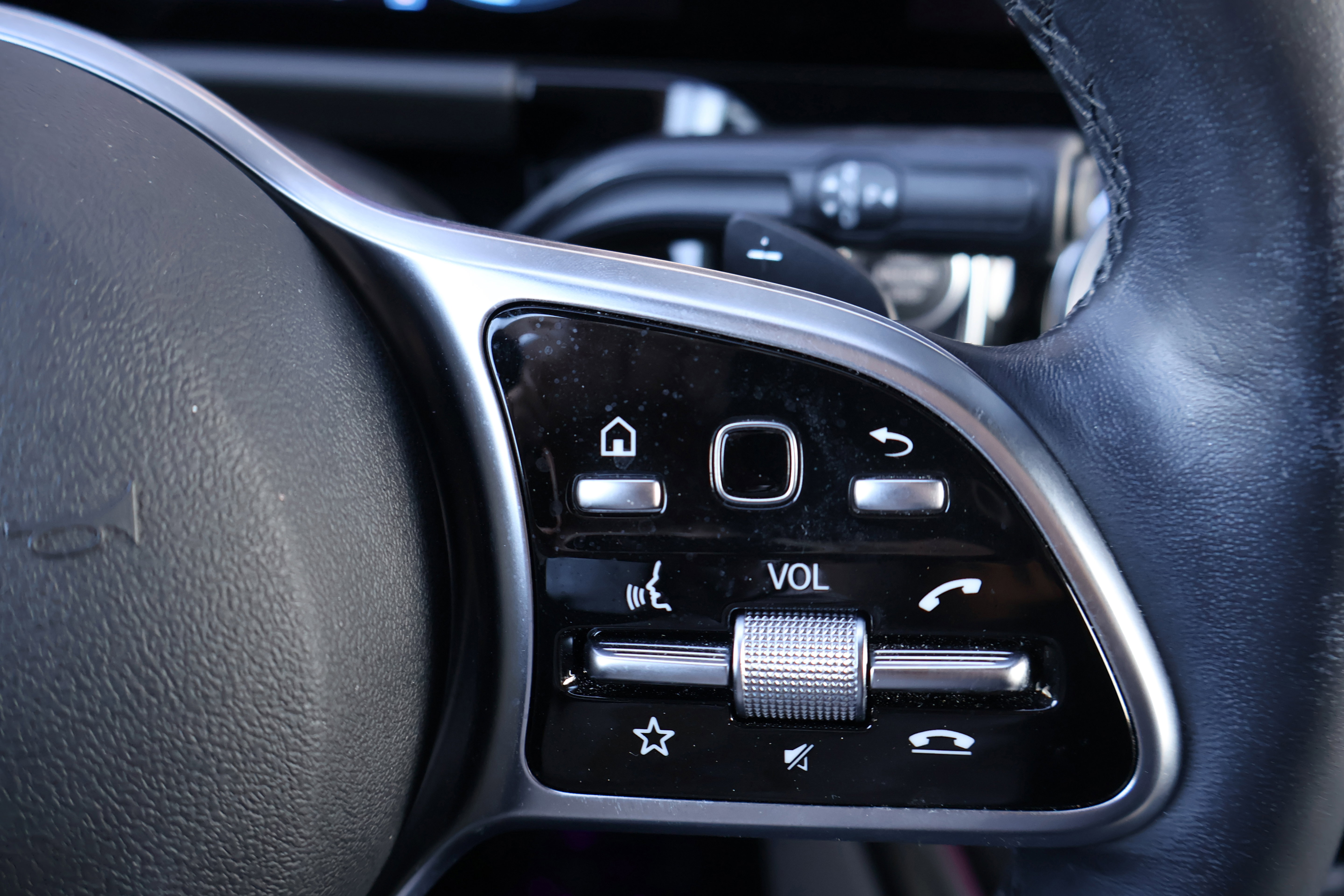 Certified 2023 Mercedes-Benz GLA 250 w/ Premium Package image 33