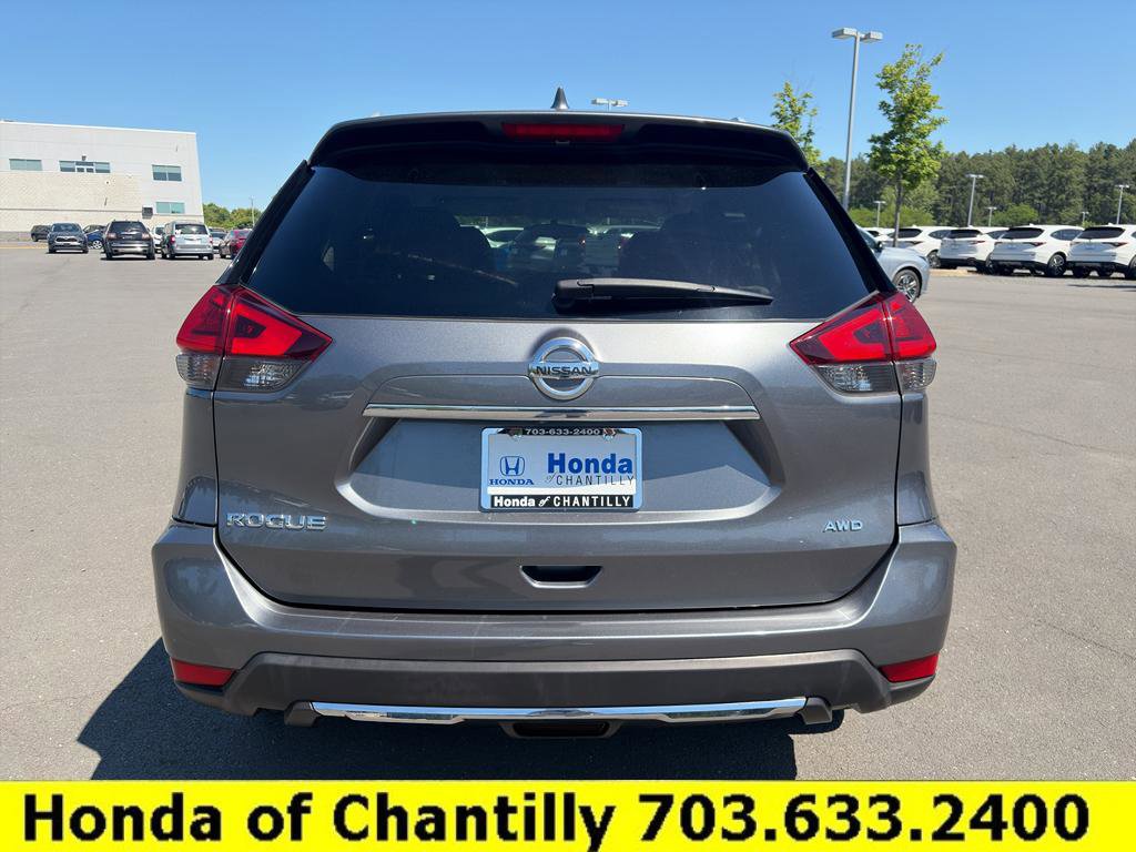 Used 2017 Nissan Rogue S w/ S Appearance Package AWD/4WD image 6