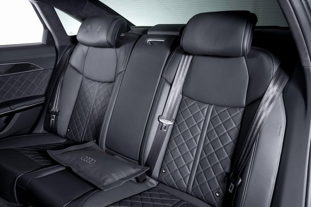 Used 2024 Audi S8 w/ S8 Comfort Plus Package image 25