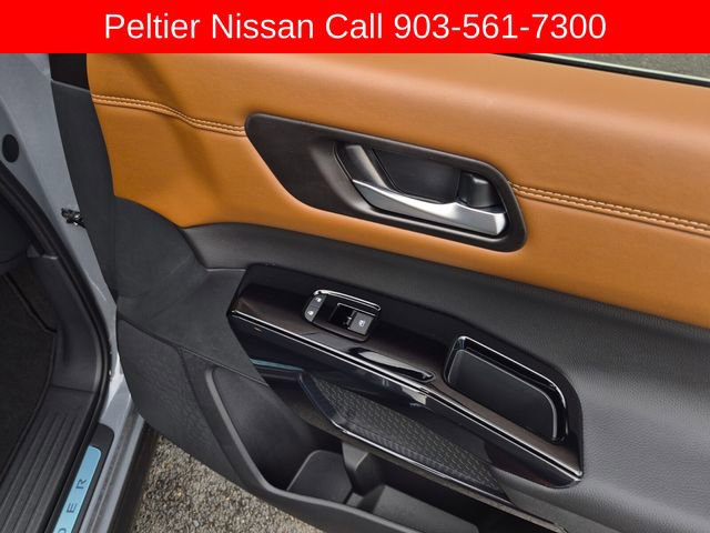 Used 2026 Nissan Pathfinder Platinum w/ Cargo Package image 16