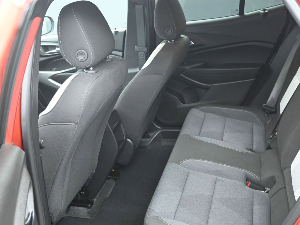 Used 2024 Chevrolet Trax RS w/ Driver Confidence Package FWD image 13