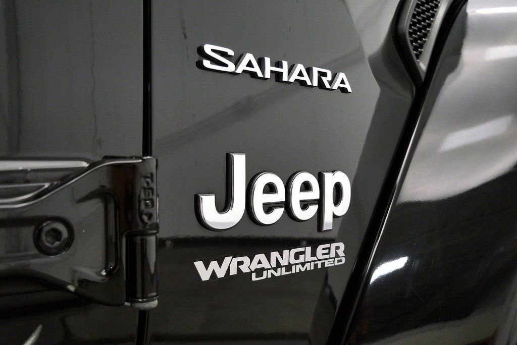 Used 2020 Jeep Wrangler Unlimited Sahara w/ Dual Top Group image 10