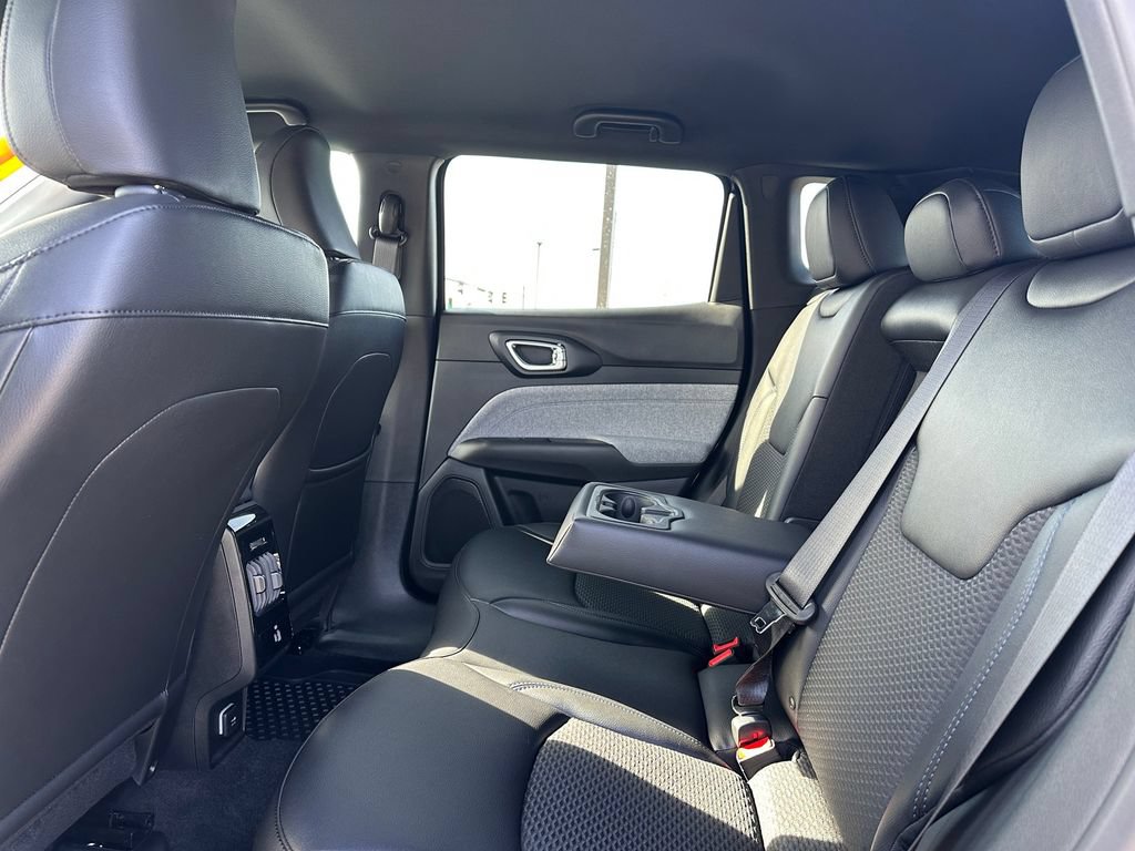 New 2026 Jeep Compass Latitude AWD/4WD image 12