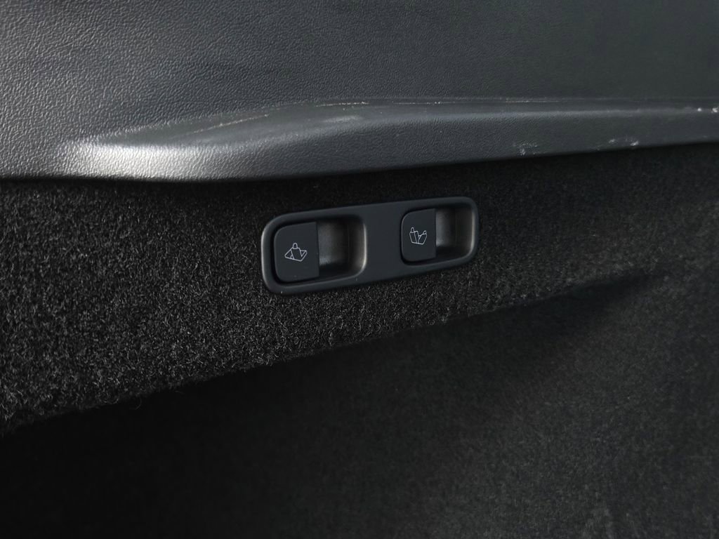 Used 2023 Tesla Model Y Long Range image 25