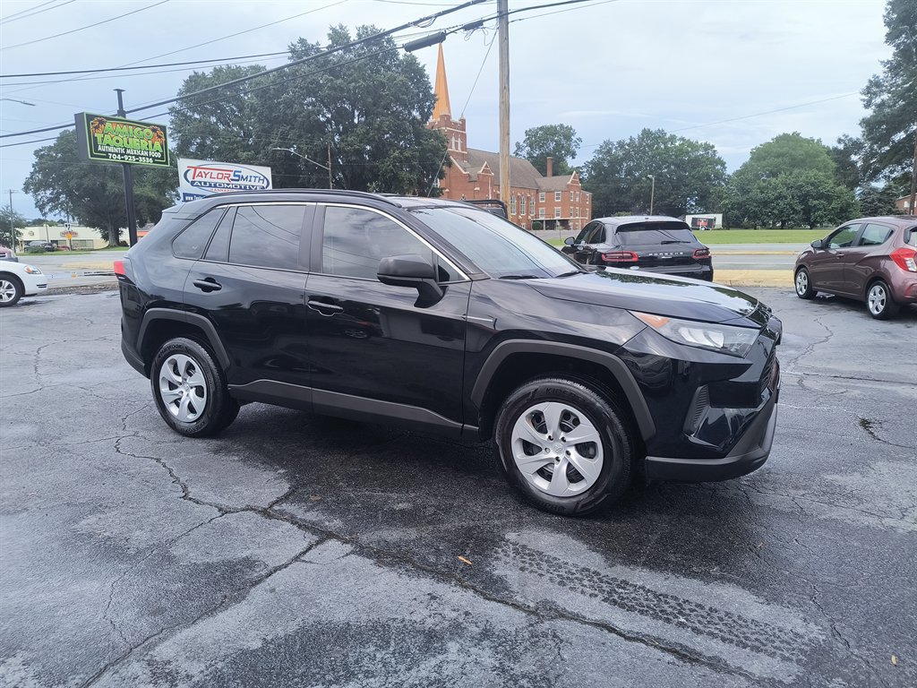 Used 2020 Toyota RAV4 LE image 7