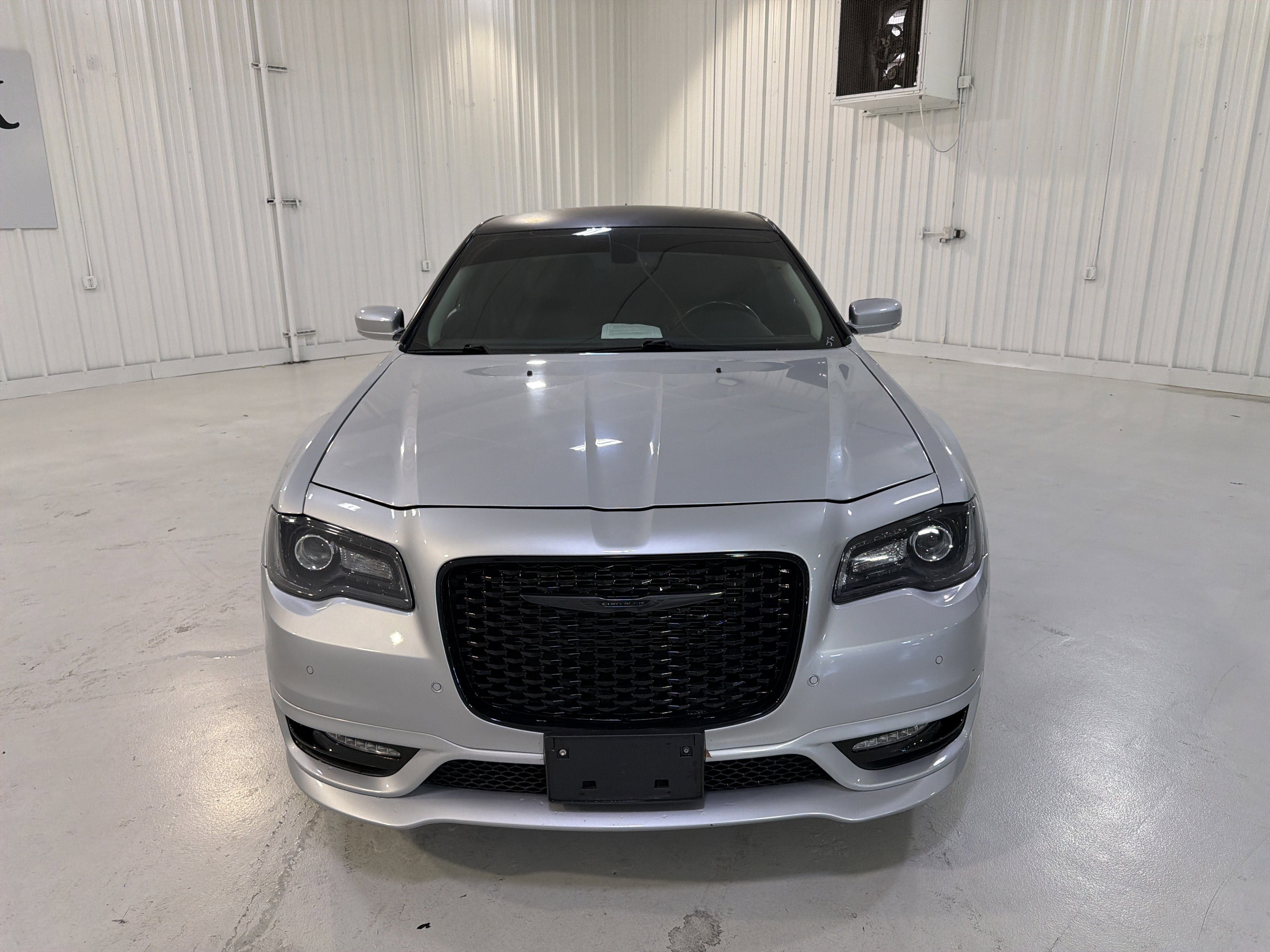 Used 2021 Chrysler 300 Touring L image 8