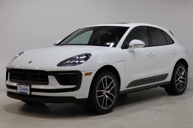 Used 2023 Porsche Macan S AWD/4WD image 3