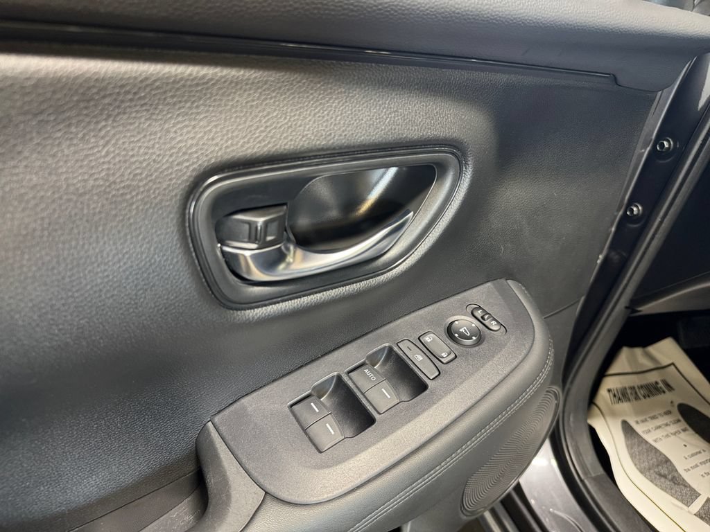 Used 2023 Honda HR-V LX image 14
