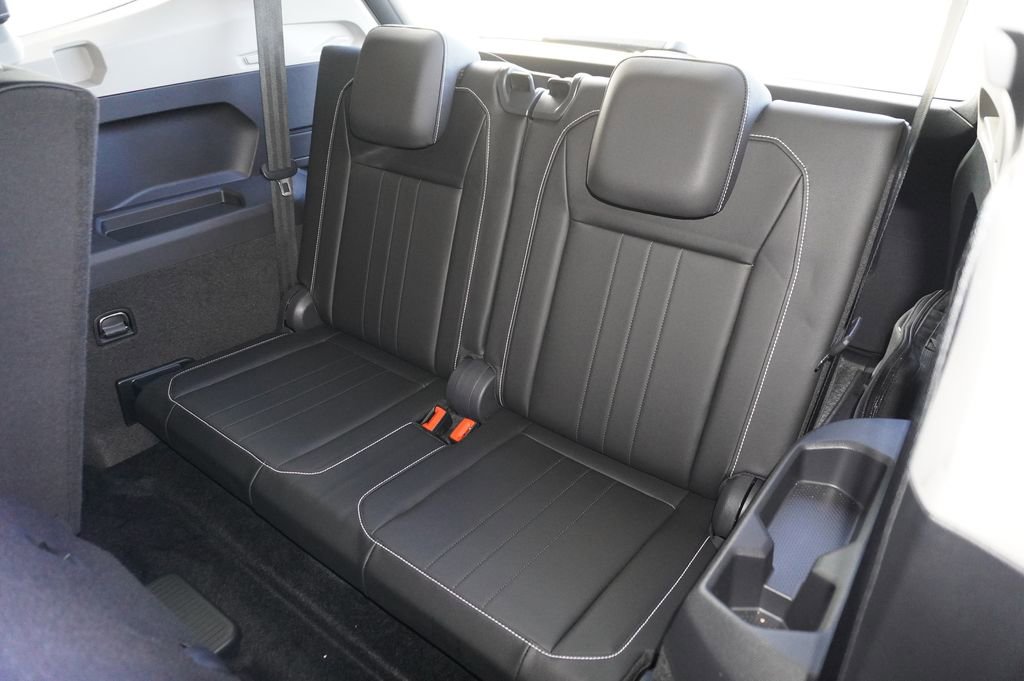 Used 2023 Volkswagen Tiguan SE image 9