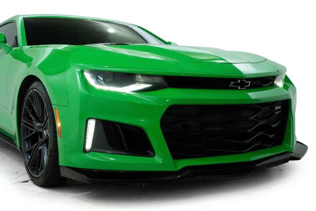 Used 2017 Chevrolet Camaro ZL1 RWD image 15