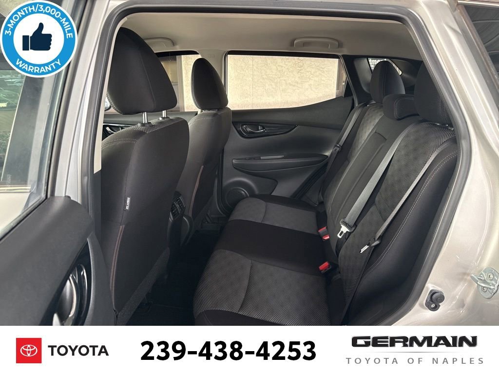 Used 2017 Nissan Rogue Sport SV w/ SV Premium Package FWD image 17