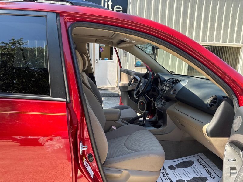 Used 2007 Toyota RAV4 Limited AWD/4WD image 16