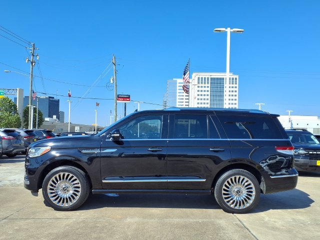 Certified 2023 Lincoln Navigator Reserve RWD image 24
