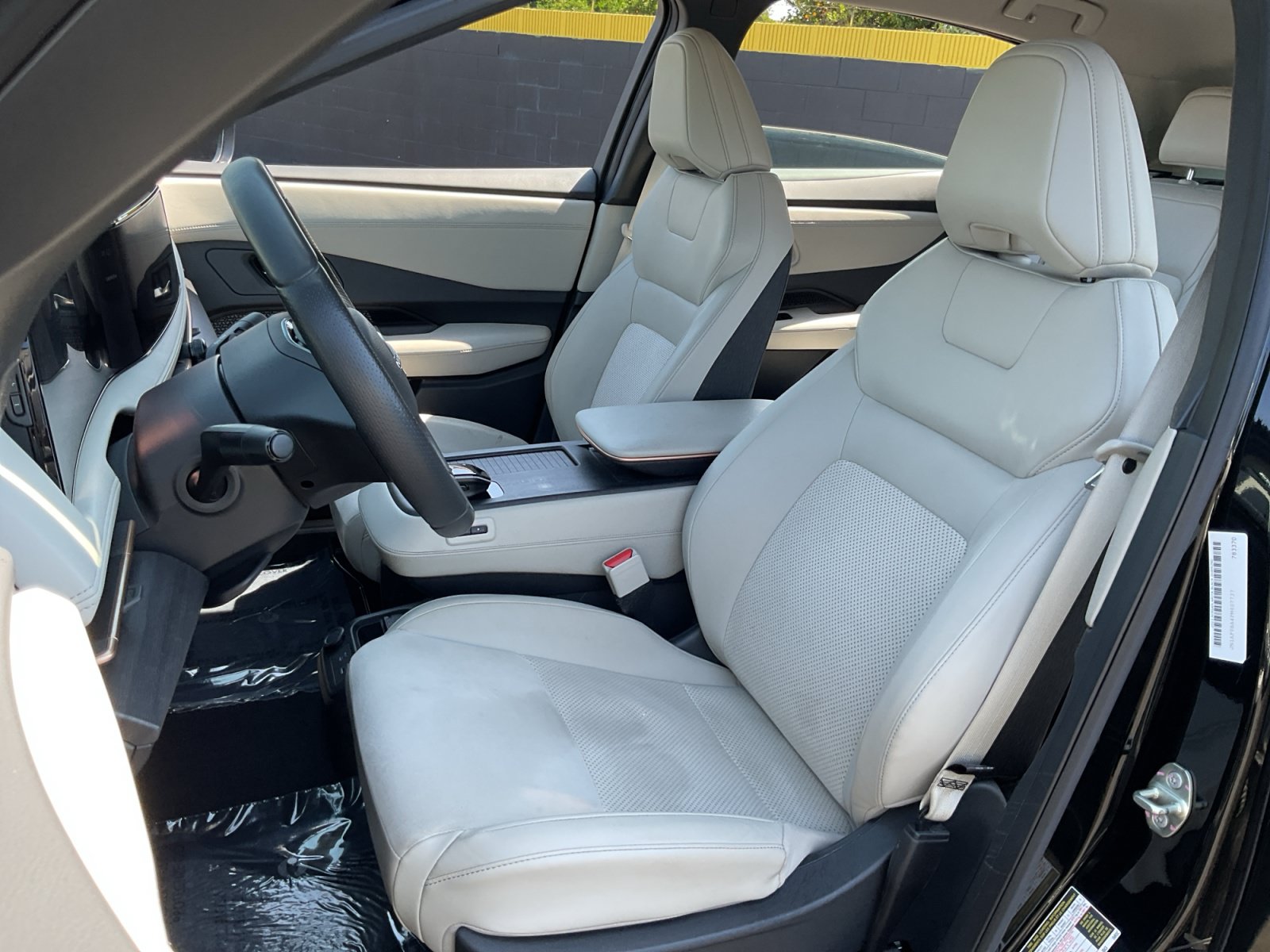 Used 2023 Nissan Ariya FWD image 18