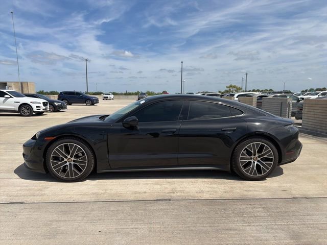 Used 2022 Porsche Taycan image 6