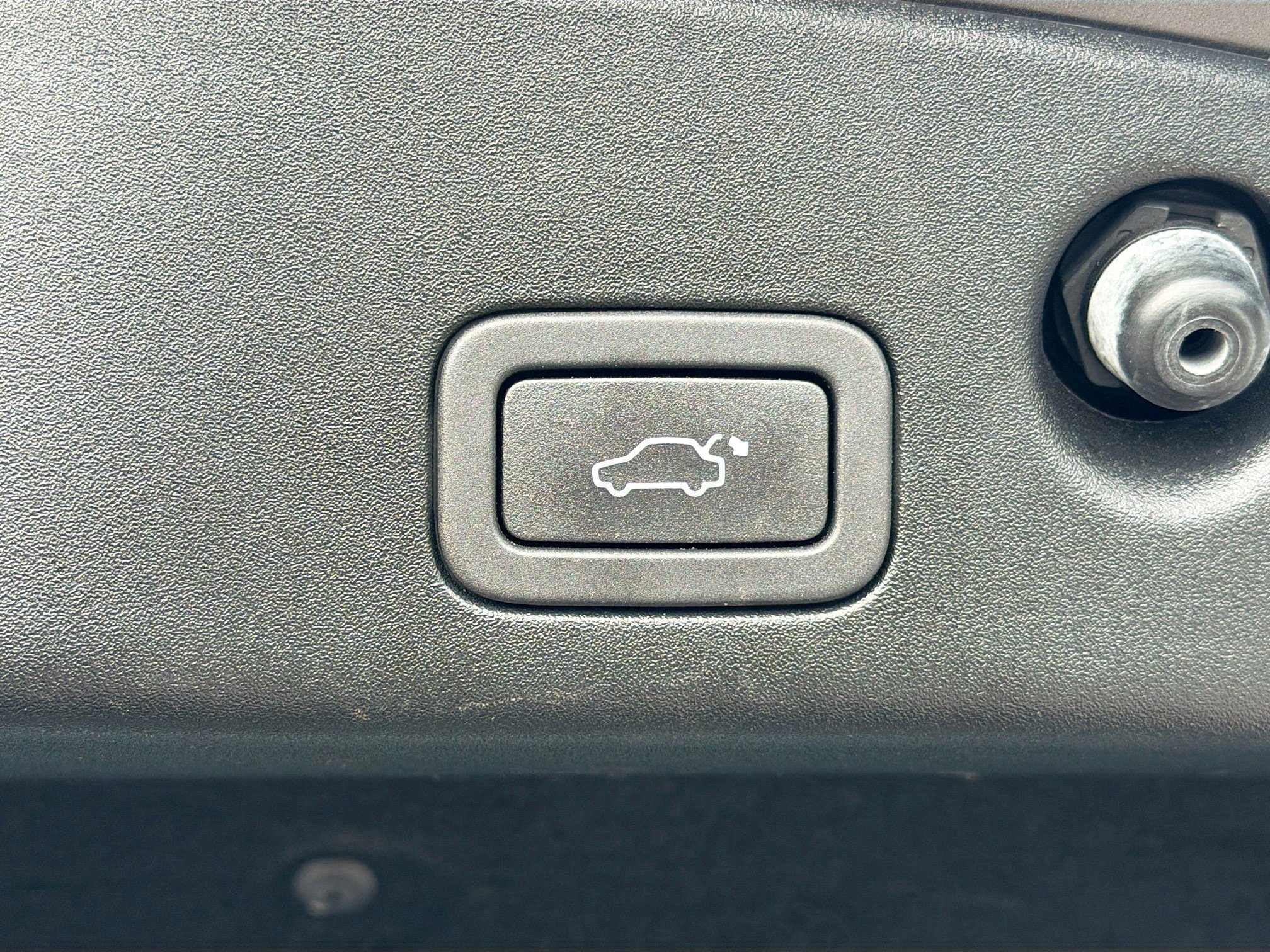 Used 2019 Jaguar XJ R-Sport image 13