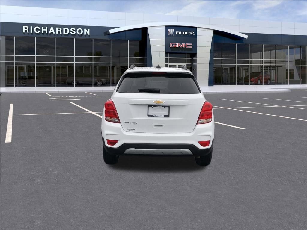 Used 2022 Chevrolet Trax LT w/ LT Convenience Package image 4