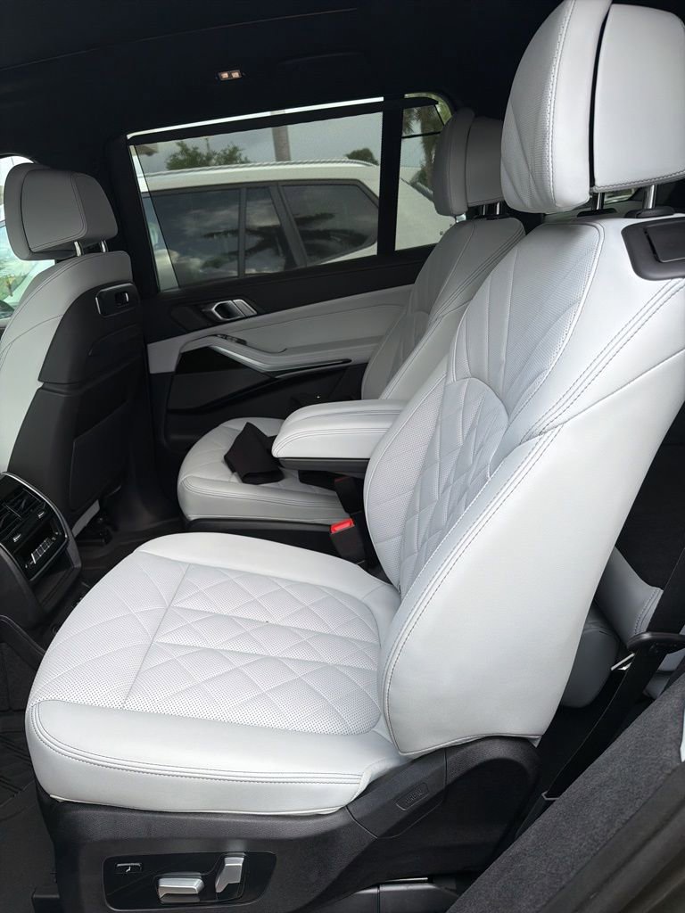 Certified 2025 BMW X7 xDrive40i AWD/4WD image 5