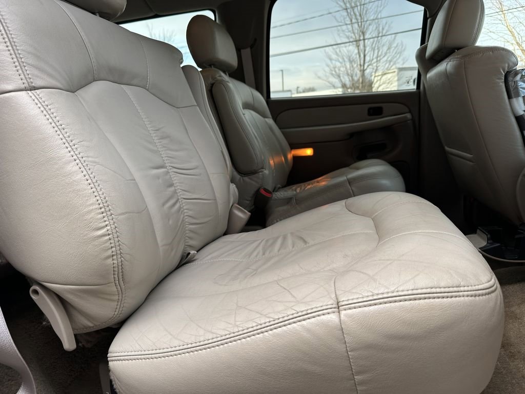 Used 2002 Chevrolet Suburban LT image 15