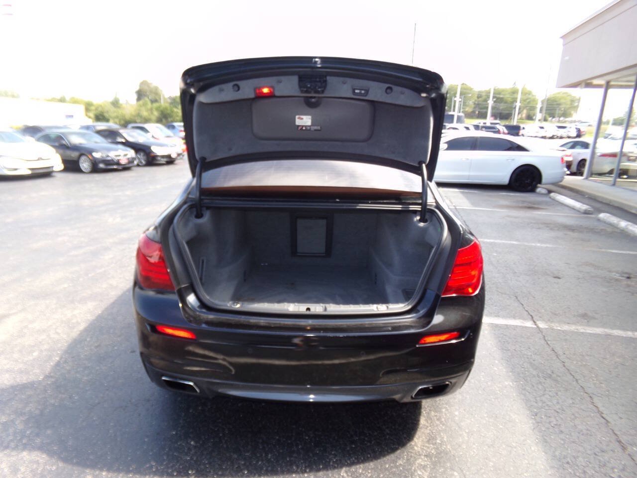 Used 2013 BMW 750Li RWD image 23