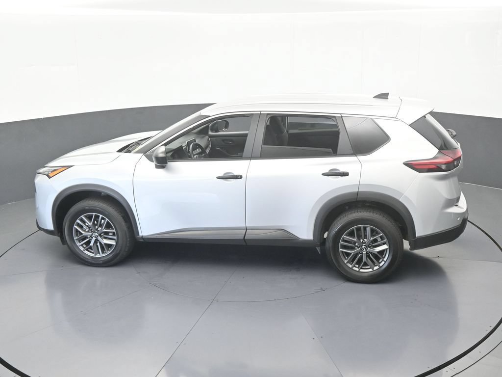 Used 2024 Nissan Rogue S FWD image 43