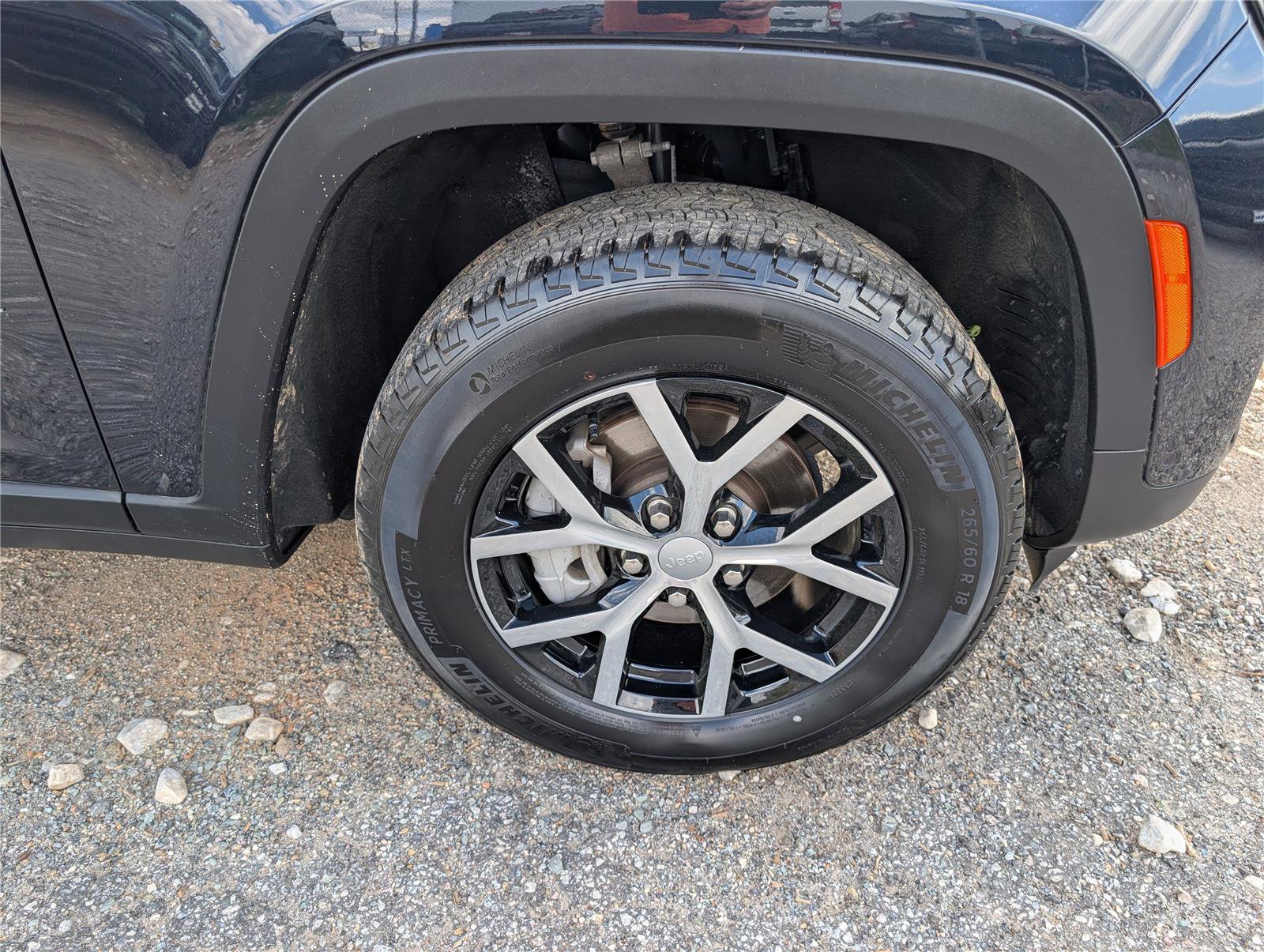 Used 2024 Jeep Grand Cherokee Limited w/ Luxury Tech Group II image 9