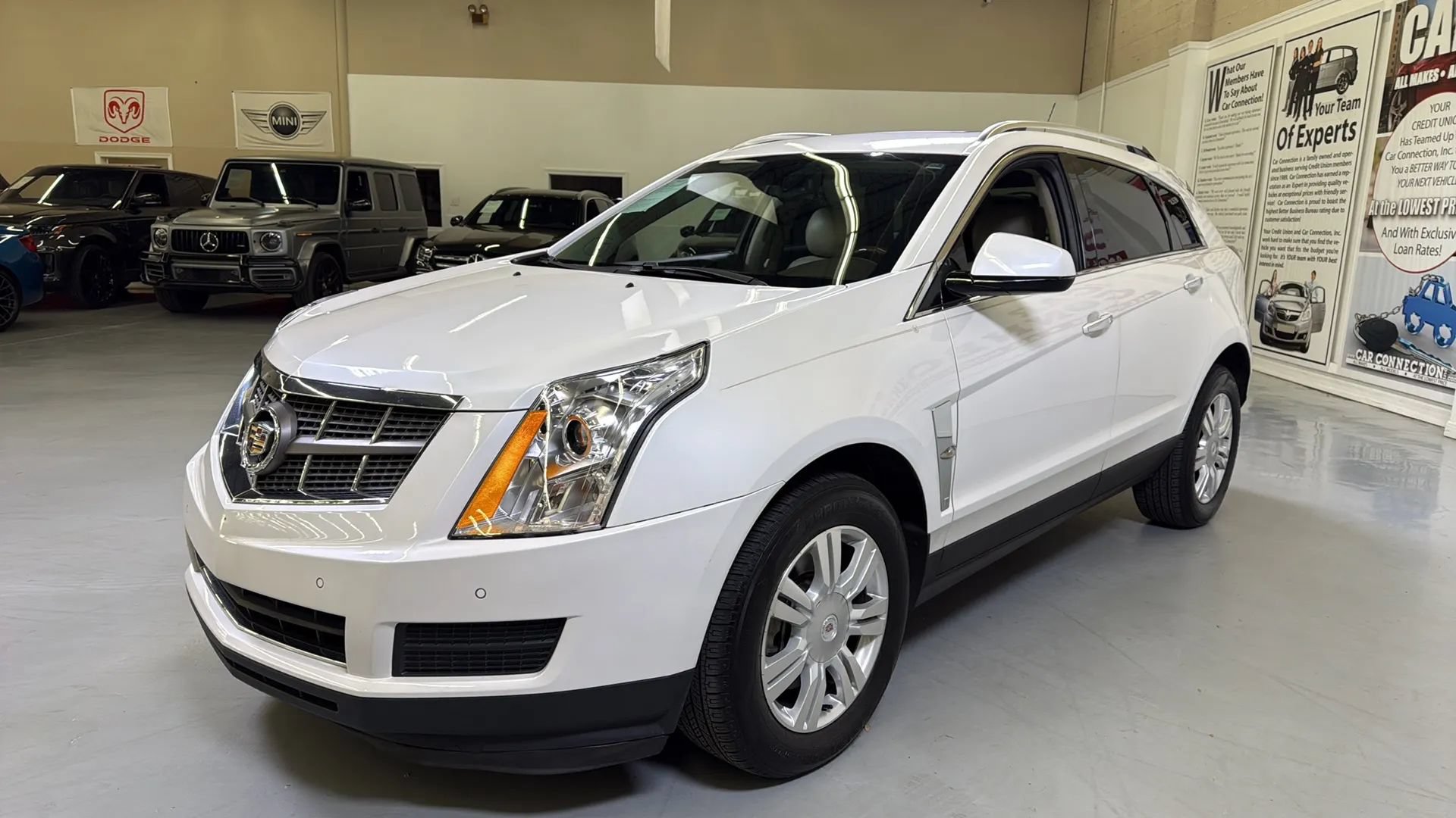 Used 2011 Cadillac SRX Luxury FWD image 5