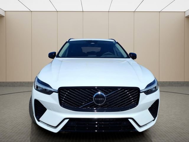 New 2026 Volvo XC60 B5 Core w/ Climate Package image 4