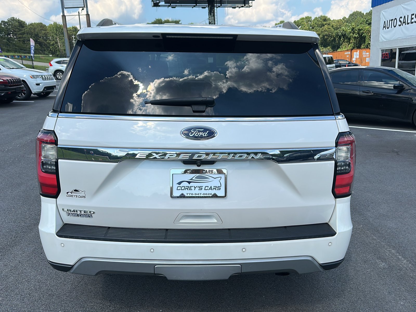 Used 2019 Ford Expedition Limited w/ Equipment Group 302A AWD/4WD image 4