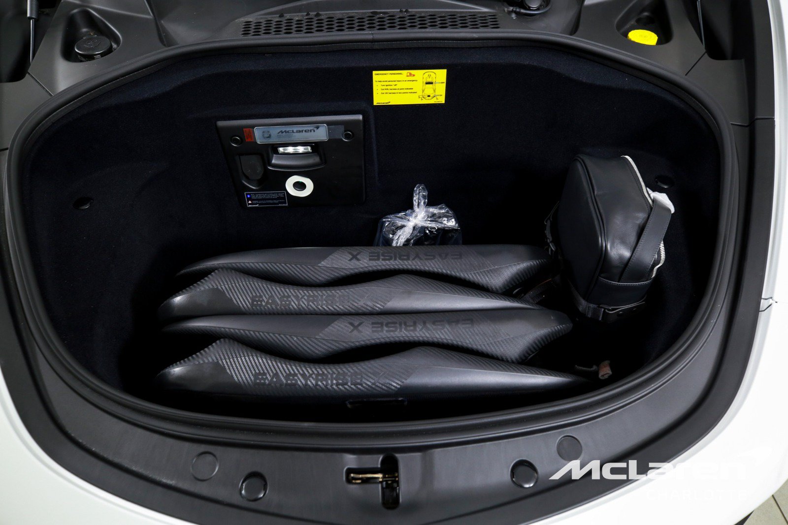 Used 2025 McLaren Artura RWD image 16