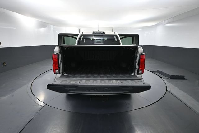 Used 2026 Chevrolet Colorado ZR2 w/ Technology Package AWD/4WD image 40
