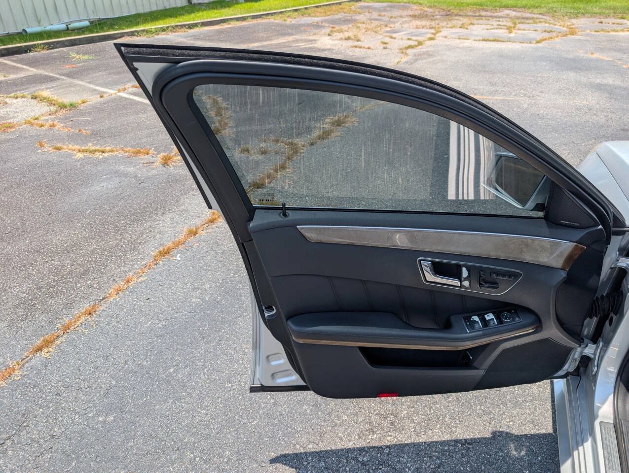 Used 2011 Mercedes-Benz E 350 4MATIC Sedan image 31