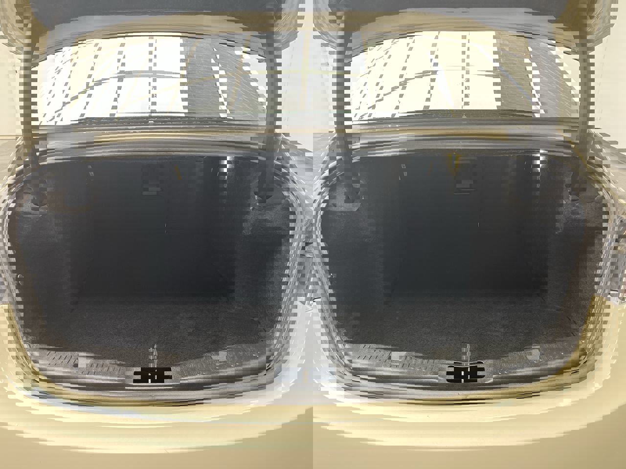 Used 2014 Lincoln MKZ image 31