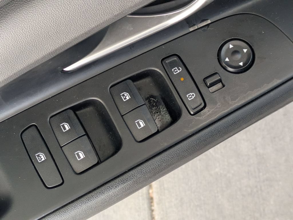 Used 2024 Hyundai Elantra SEL FWD image 32