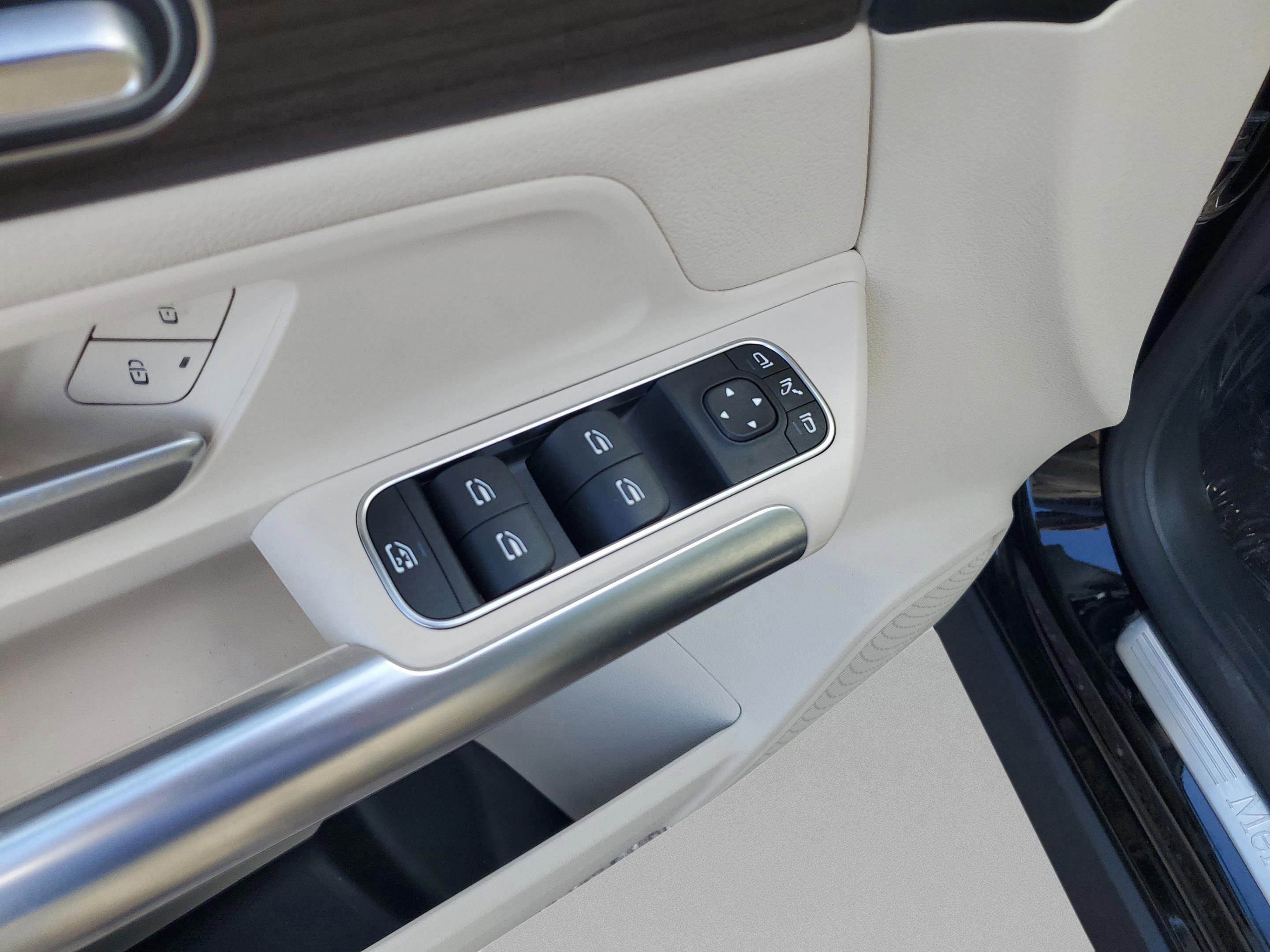 Used 2025 Mercedes-Benz GLA 250 image 35