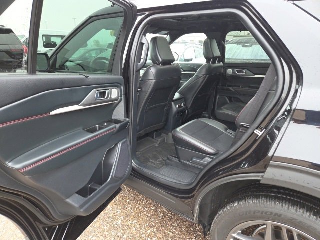 Certified 2025 Ford Explorer ST image 46