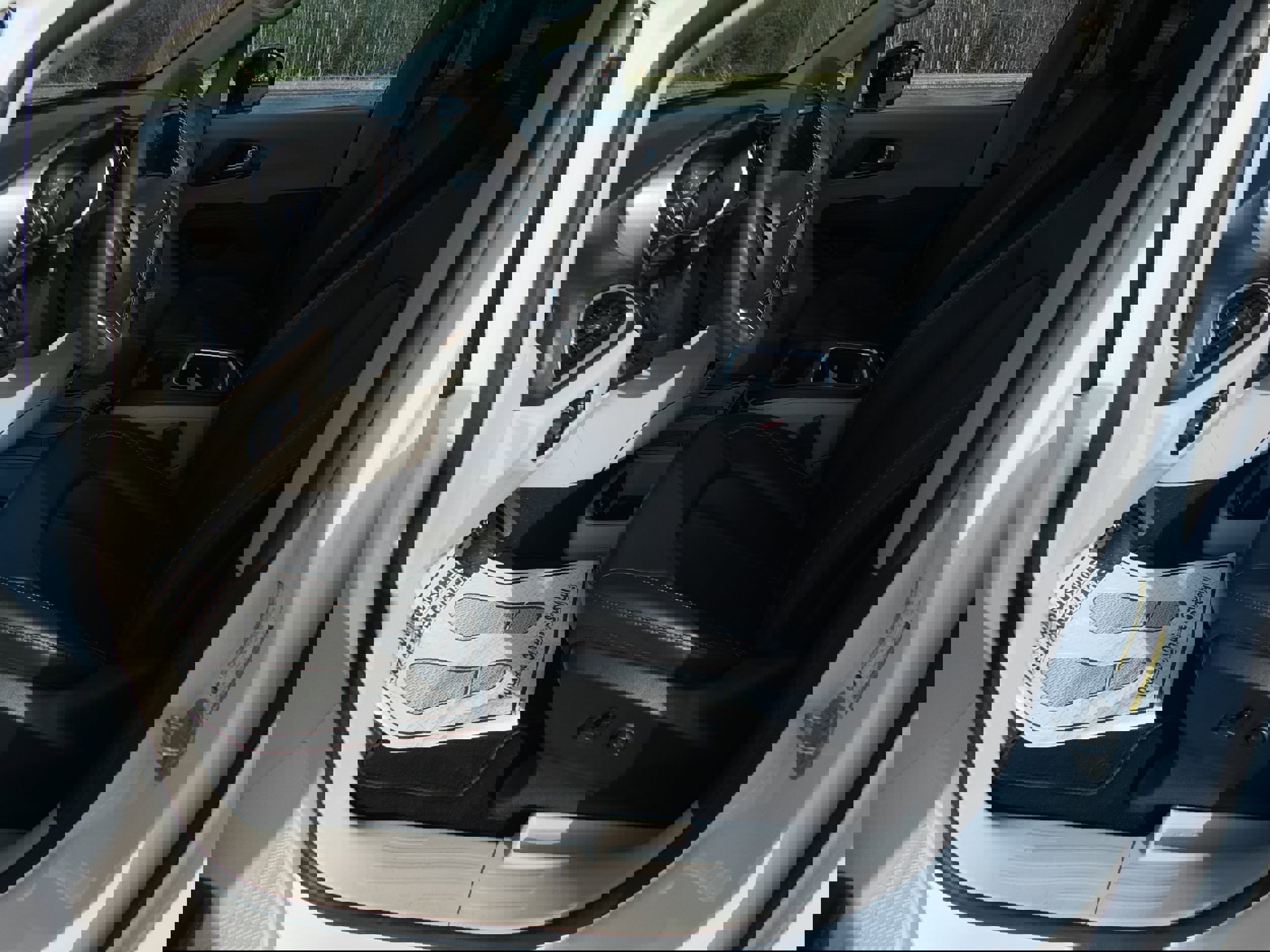 Used 2024 Chrysler Pacifica Touring-L image 11