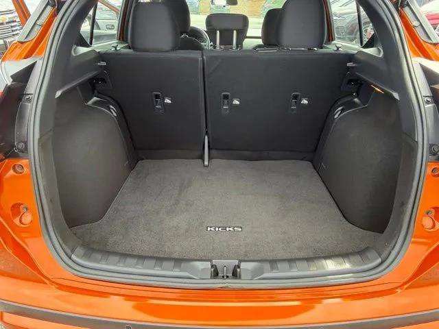 Used 2023 Nissan Kicks SR FWD image 17