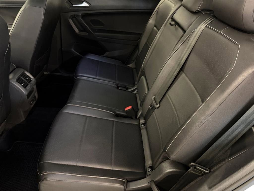 Used 2021 Volkswagen Tiguan SE R-Line w/ 3rd Row Seat Package image 17