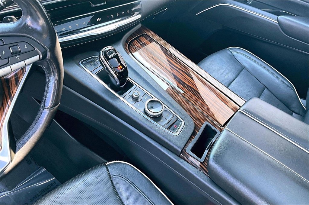 Used 2021 Cadillac Escalade Premium Luxury image 18